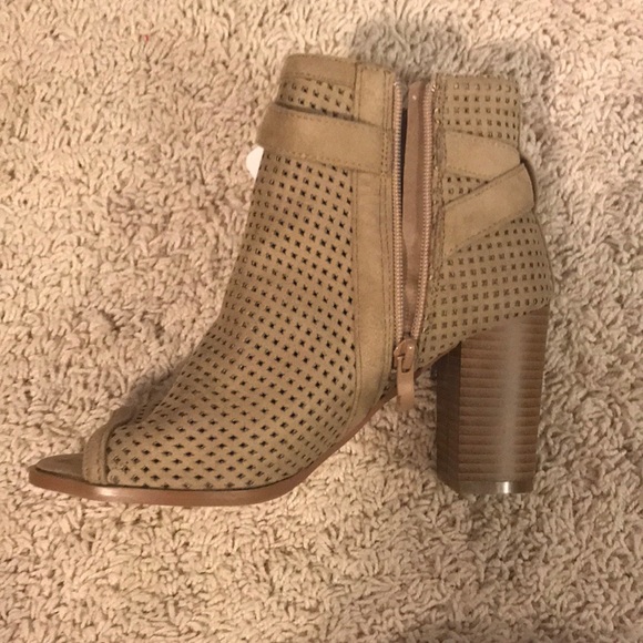 Brand new open toe heels - Picture 3 of 3